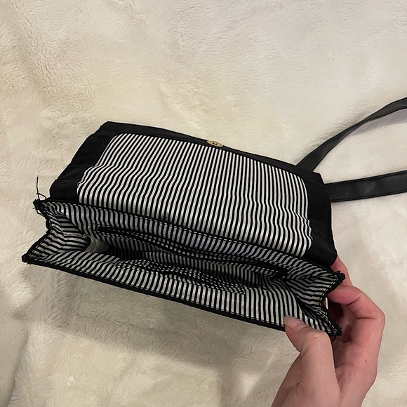 Christian Siriano Crossbody Bag Black - Picture 7 of 9